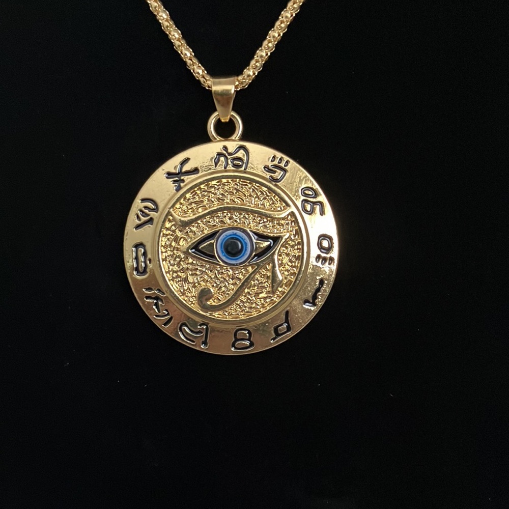 Eye of Horus Pendant Necklace - Picture 2 of 6